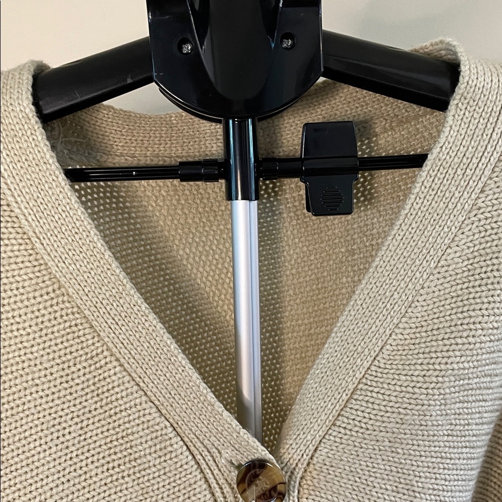 Elegant Beige Women's Cardigan - Picture 4 of 10